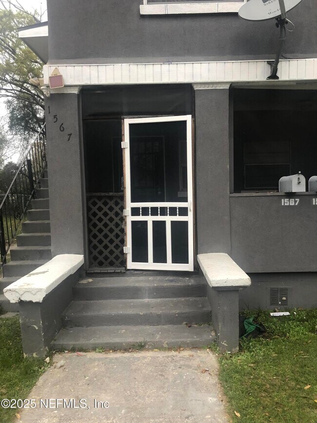 Foto del edificio - 1567 W 6th St