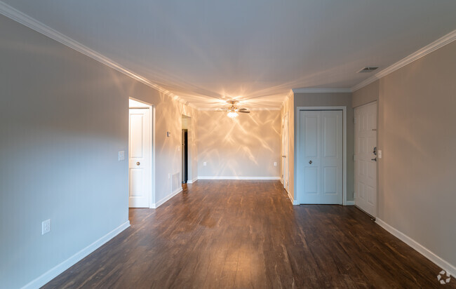 1HAB, 1BA - 781 ft² - Huntington Square