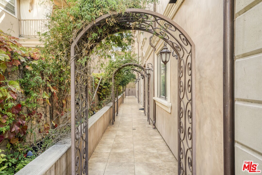 Foto principal - 208 S Lasky Dr