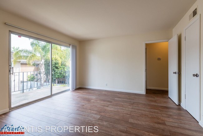 Building Photo - 210 Rose Ct