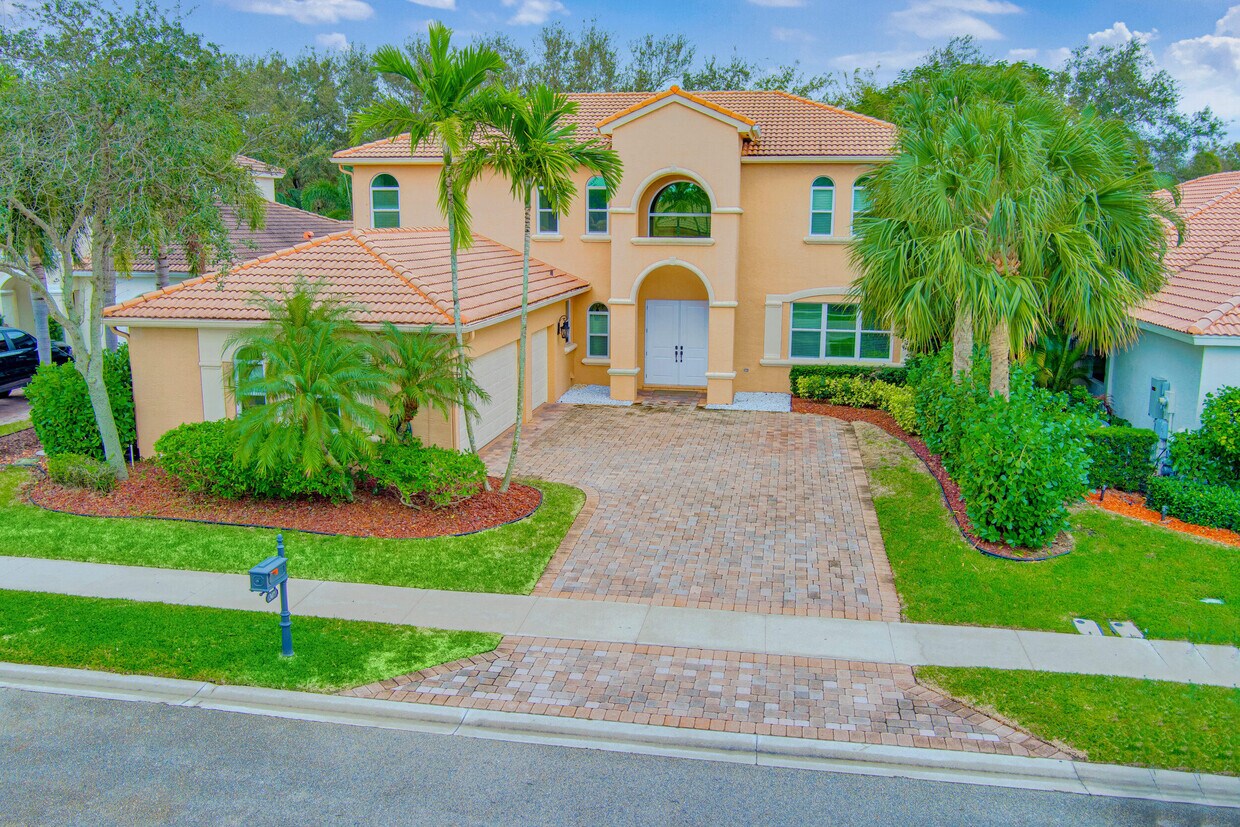 Primary Photo - 247 Sedona Way
