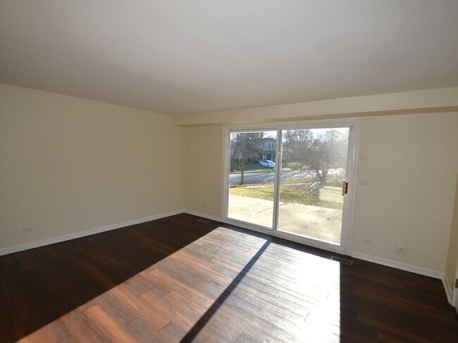Foto del edificio - 427 Liberty Dr