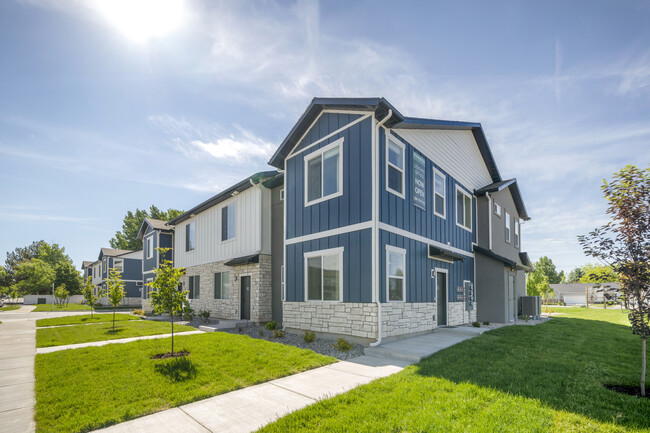 Exterior View - Orchard Park Townhomes