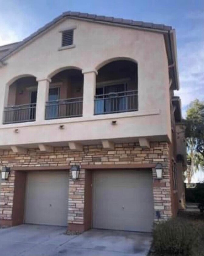 Foto principal - 356 N 169th Ave