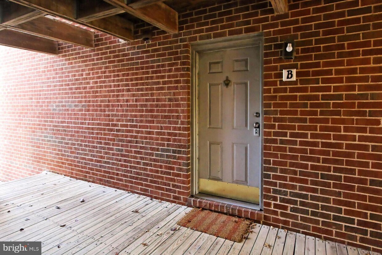Primary Photo - 3152 Anchorway Ct