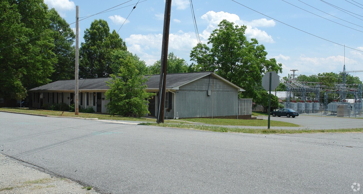 Primary Photo - Northwood Apartments
