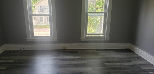 Building Photo - 634 Leray St