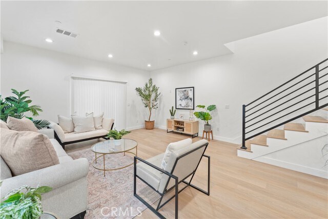 Foto del edificio - 437 E Patterson Way