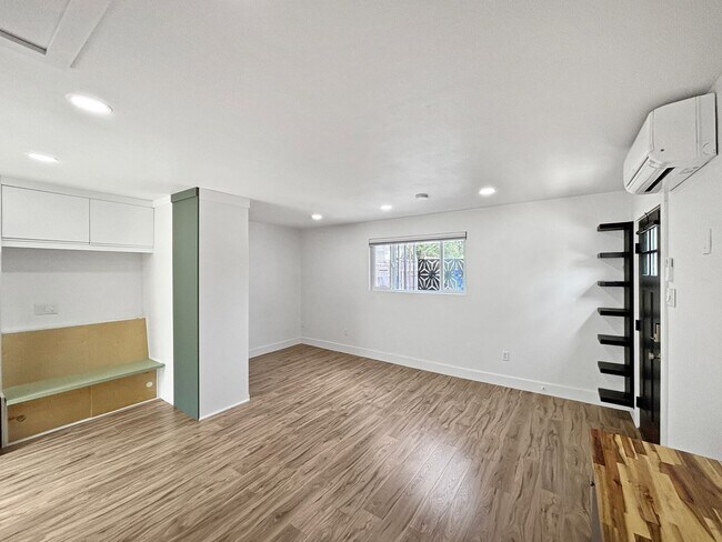 Foto del edificio - Charming Studio in Cherokee Point W/ A/C, ...