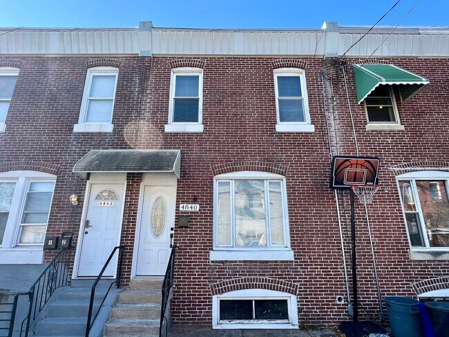 Foto del edificio - Recently Renovated 3-Bedroom Townhome in T...