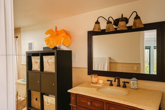 Foto del edificio - 7441 Bay Hill Dr