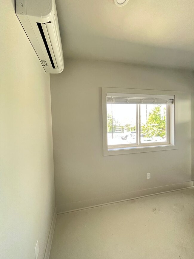 Building Photo - Carmel - 1336A Carmel St. San Luis Obispo,...