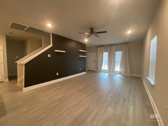 Foto del edificio - 24271 Alydar Lp