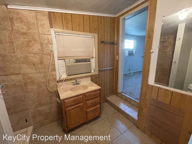Building Photo - 2 br, 2 bath House - 409 Redbird