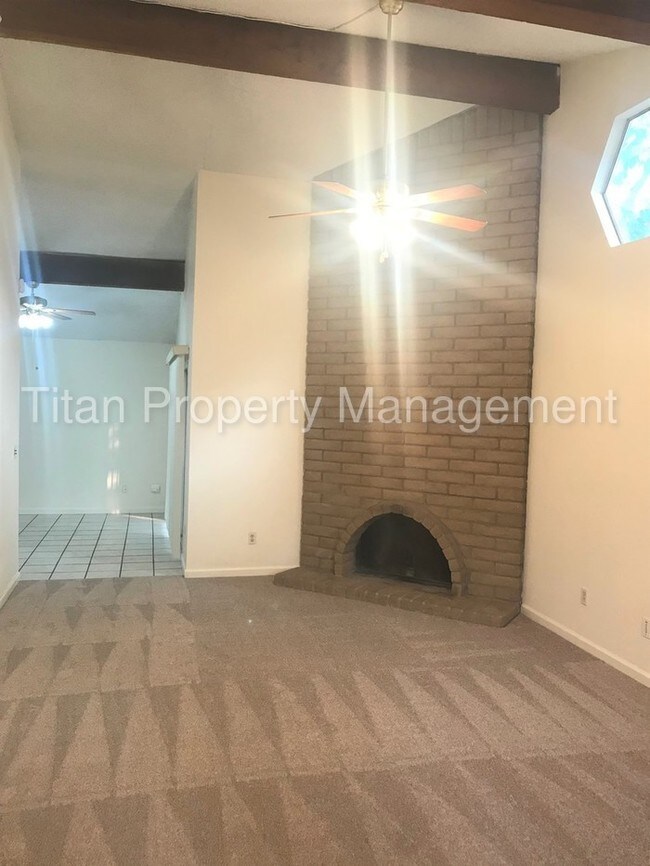 Building Photo - 2046 Woodstock Way