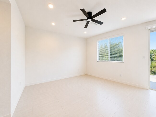 Foto del edificio - Beautiful and almost Brand New 3 Bedroom House in Citro, Fallbrook for Rent
