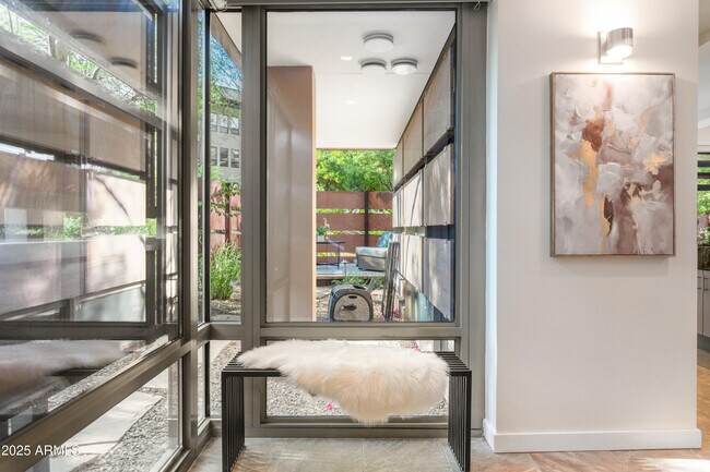 Foto del edificio - 7117 E Rancho Vista Dr