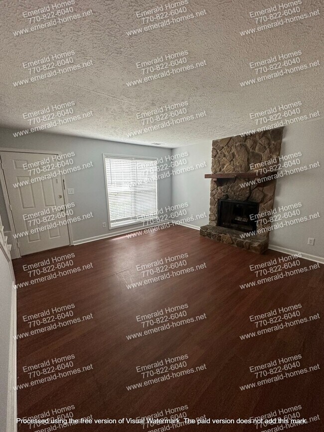 Building Photo - Beautiful 3 bedroom 2 bath duplex in Marie...