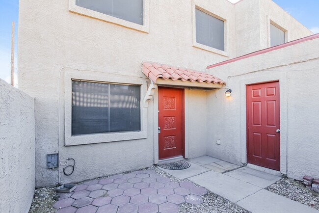 Building Photo - 4009 W Palomino Rd