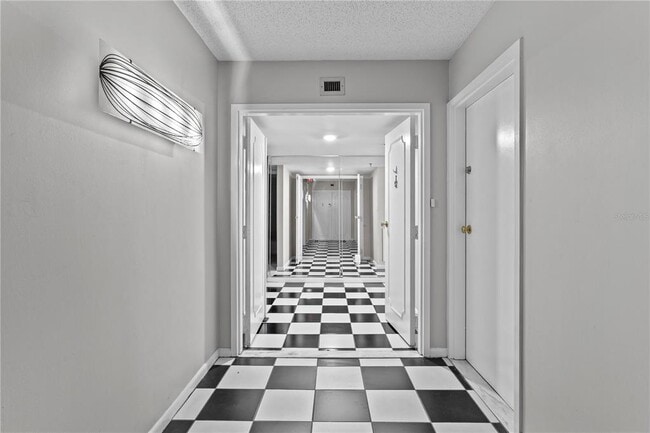 Building Photo - 3301 Bayshore Blvd