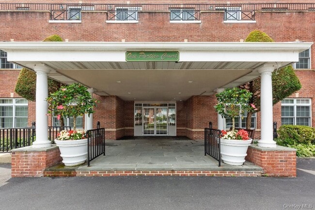 Building Photo - 1 Portico Ct