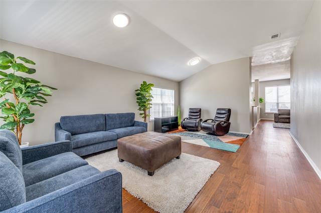 Foto del edificio - 9308 Yorktown St