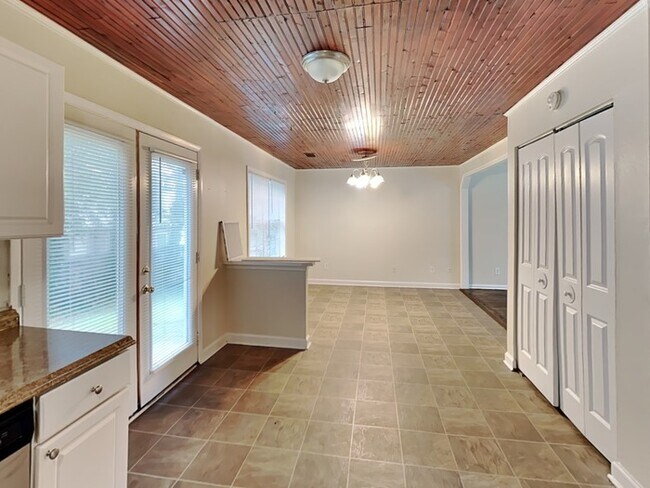 Building Photo - RECEIVE HALF OFF!! This house feels like h...
