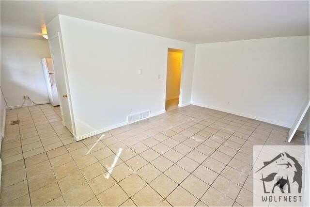Building Photo - 1610 W Ivy Cir