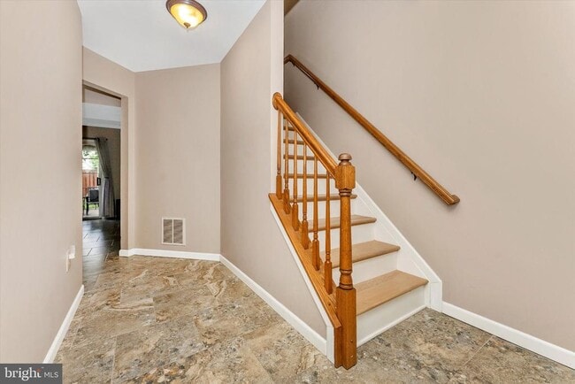 Building Photo - 7115 Oberlin Cir