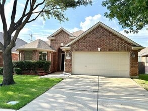 Building Photo - 9404 Caliente Dr
