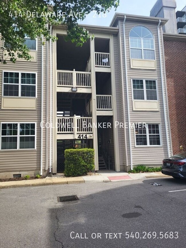 Building Photo - 414 Delaware Ave