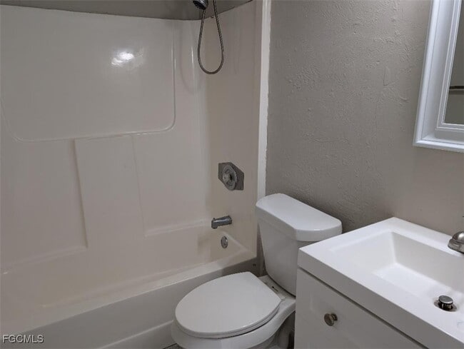 Building Photo - 214 Hancock Bridge Pkwy