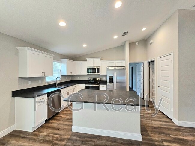 Foto del edificio - 212 Oak Ln