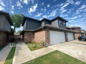 Building Photo - 2100 Buena Vida Ln