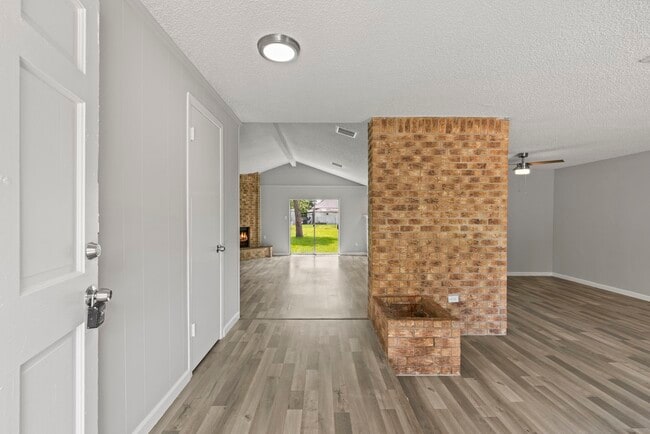 Building Photo - 3808 Corto St