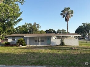 Building Photo - 900 NE 44th St