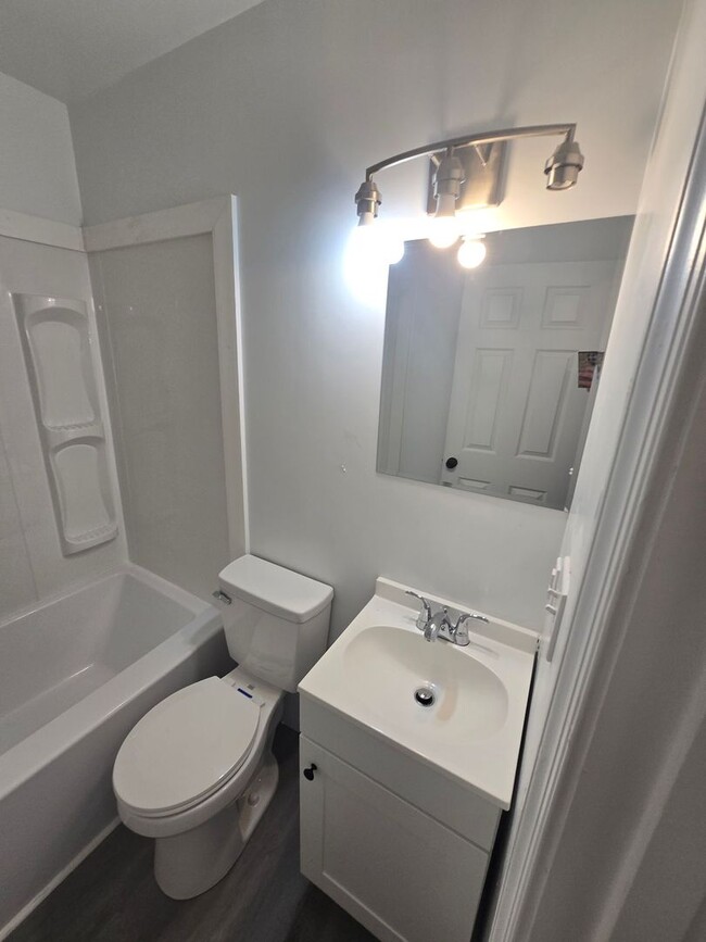 Building Photo - 2 bedroom duplex in Prince George