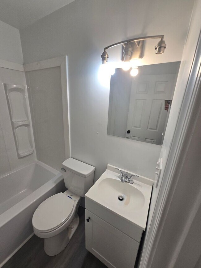 Foto del edificio - 2 bedroom duplex in Prince George