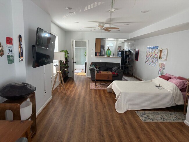 Foto del edificio - 5014 Curtis Ave