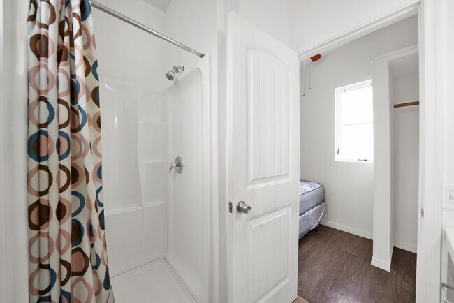 Building Photo - 1229 S 13th Ave