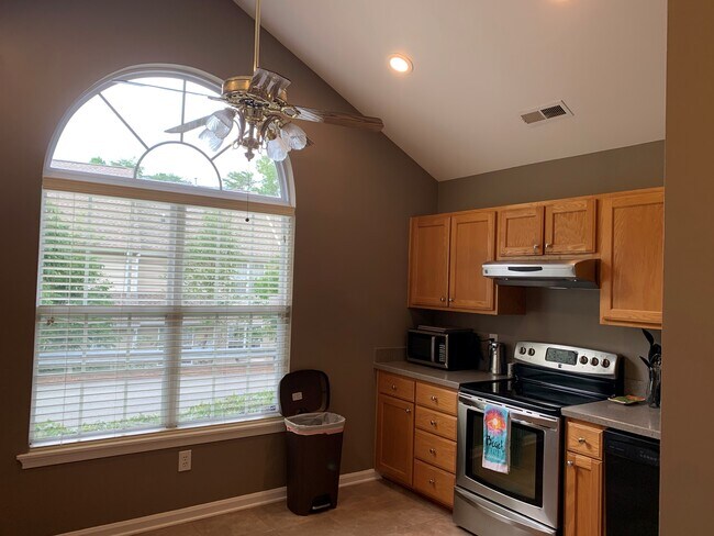 Building Photo - 6427 Bellcross Trl