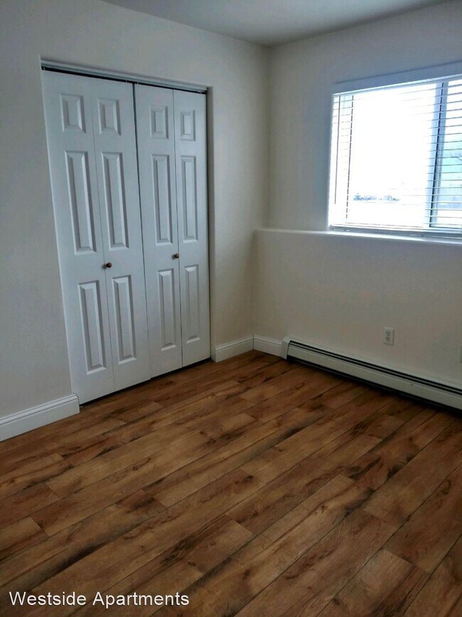 Building Photo - 2 br, 1 bath Apartment - 1309 1st Ave SW
