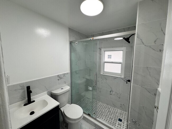 Foto del edificio - 136 W 25th St