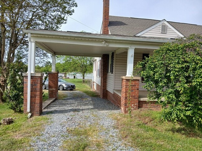 Foto del edificio - 1937 Trinity Church Rd