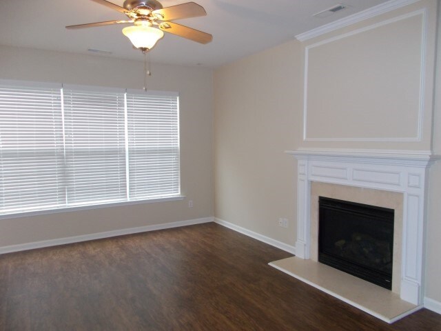 Foto del edificio - 18418 Train Station Drive