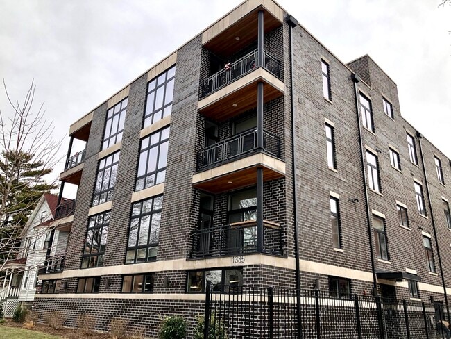 Building Photo - 1385 Brown St