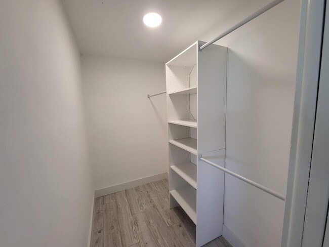 Foto del edificio - 220 NW 25th Ct