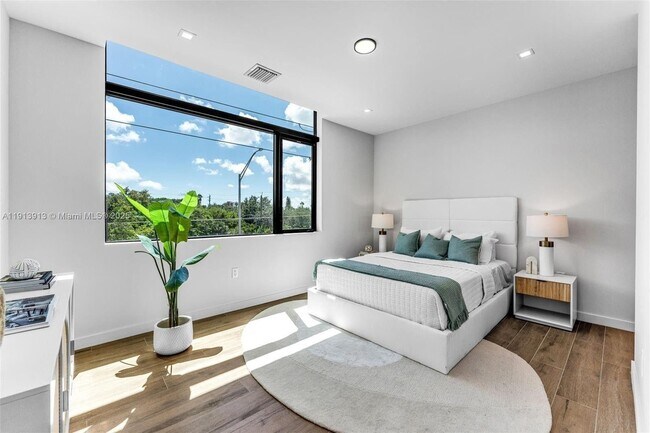 Foto del edificio - 515 NE 61st St