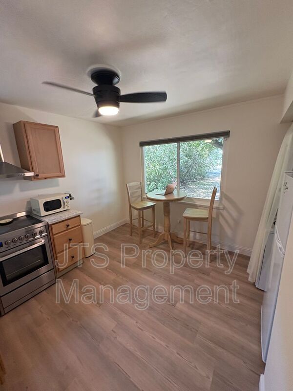 Foto del edificio - 6906 Pin Oak Ct
