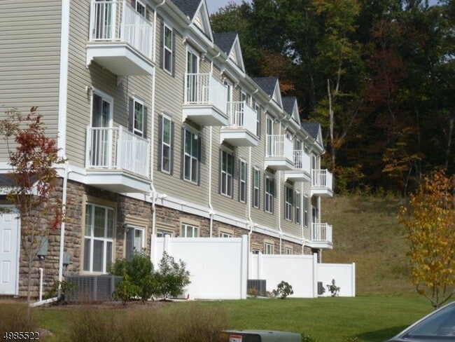 Building Photo - 109 Birch Ct